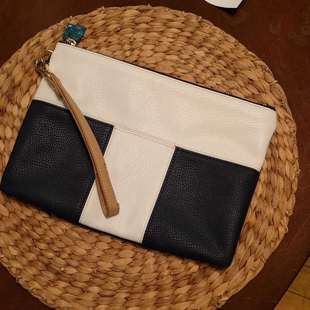 Large zip pouch